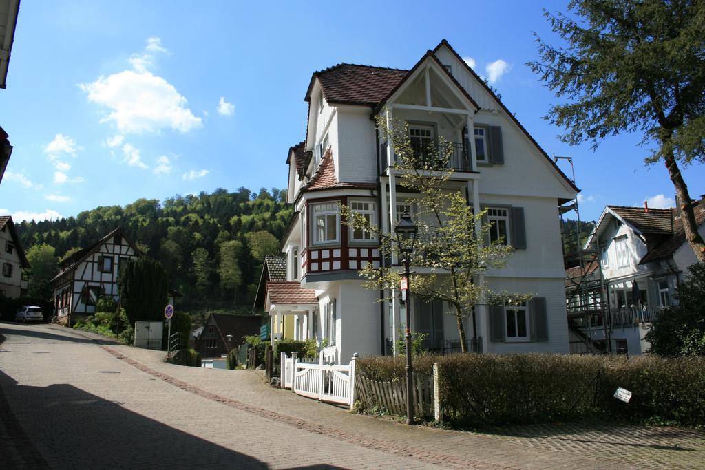 Gaestehaus Villa Lina Bad Herrenalb Exterior foto