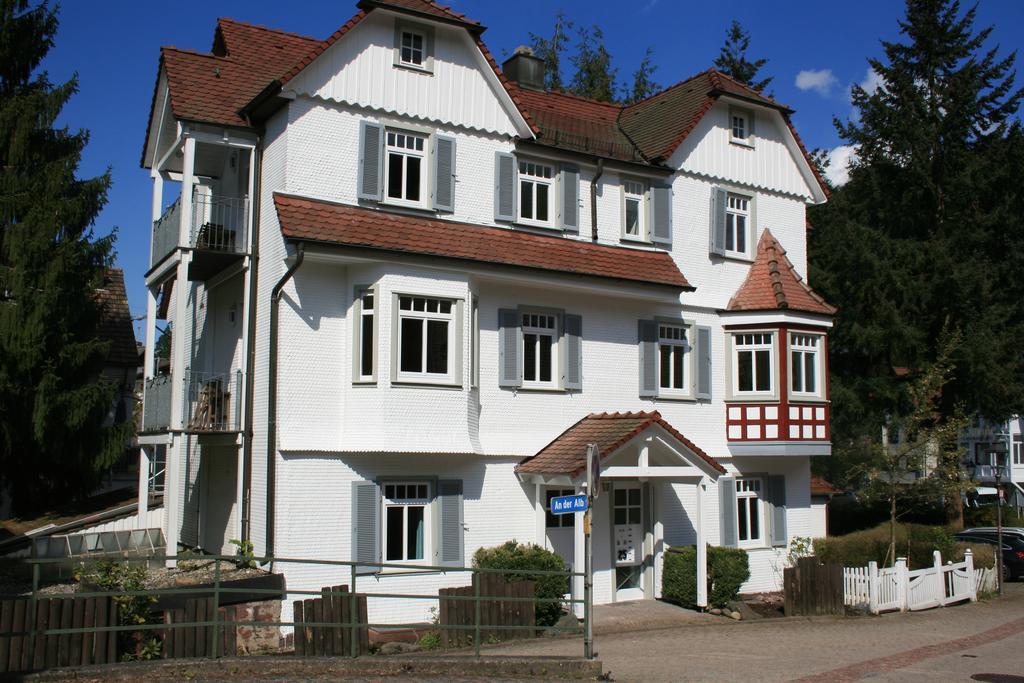 Gaestehaus Villa Lina Bad Herrenalb Exterior foto